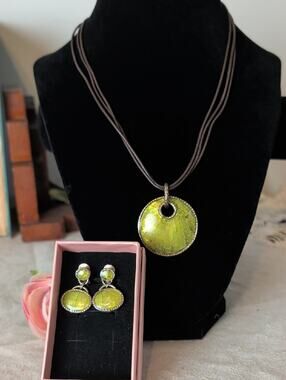 Vintage Monet Shell Mosaic Pendant Necklace & Matching Clip Earrings Set